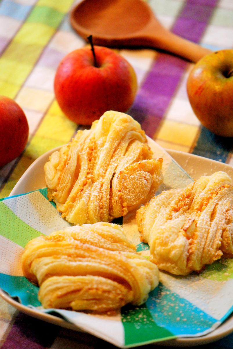 Rezeptbild: Apfel-Franzbrötchen aus Blätterteig