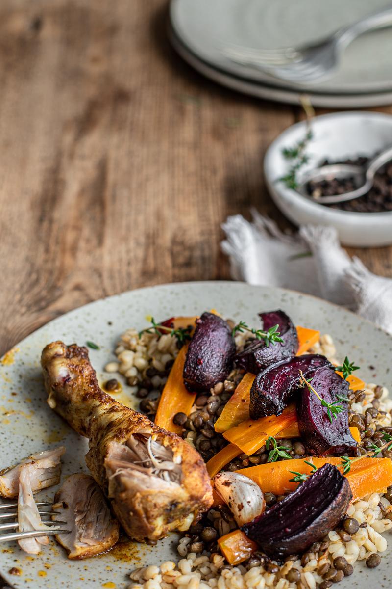 Rezeptbild: Saftiges Ofenhähnchen 1001 mit buntem Herbst Gemüse