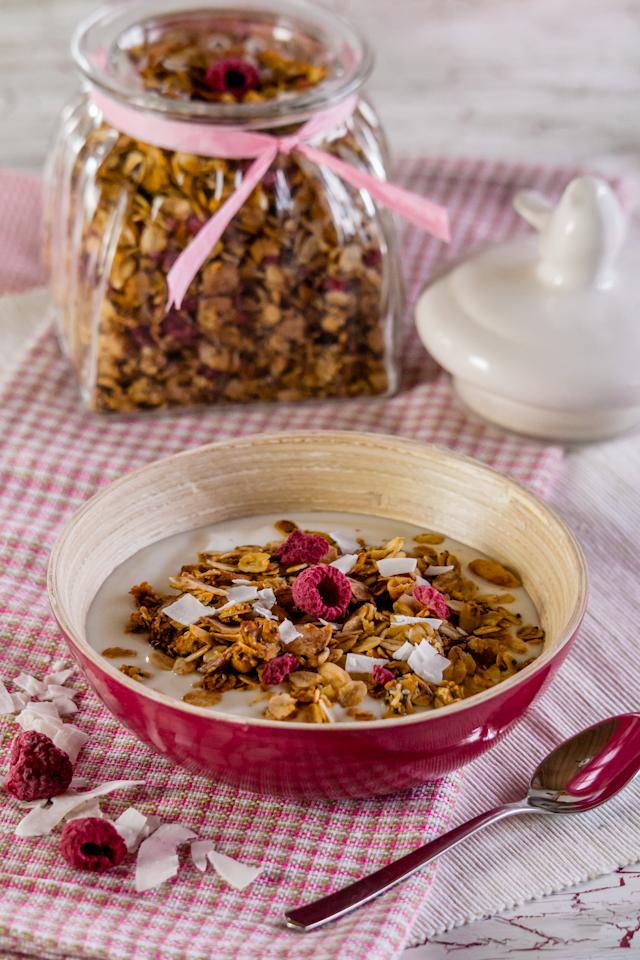 Rezeptbild: Himbeer-Kokos-Müsli (ohne Zucker)