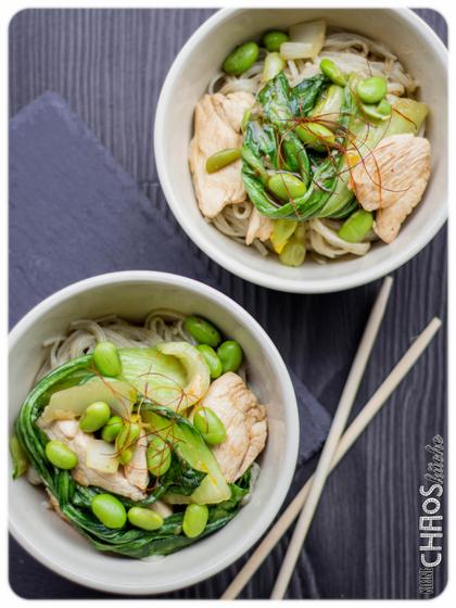 Rezeptbild: Reisnudeln mit Pak Choy, Edamame und Huhn
