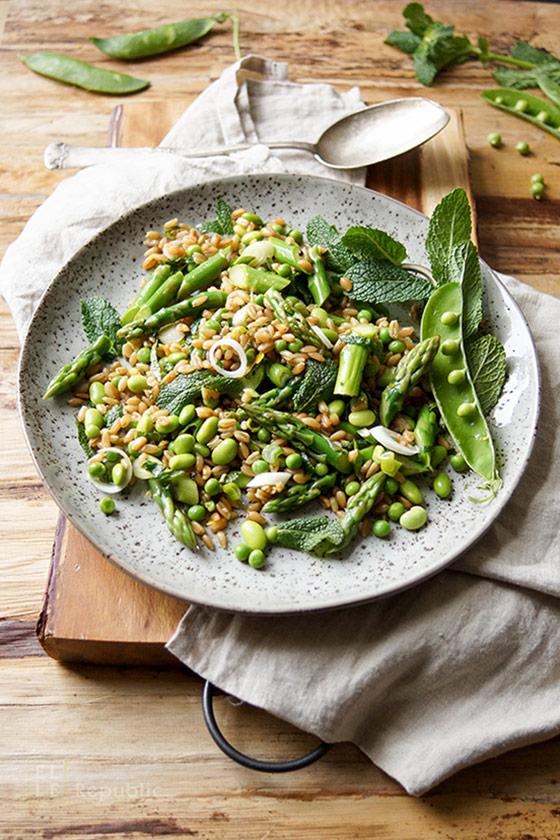 Rezeptbild: Grünkernsalat mit Spargel, Erbsen und Edamame