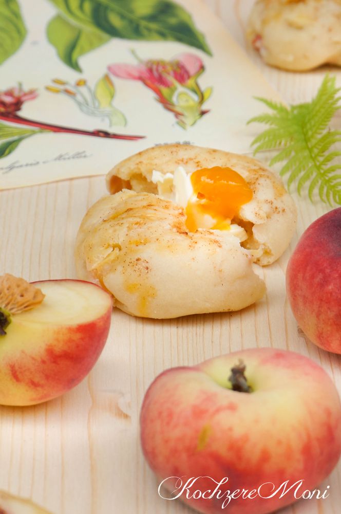 Rezeptbild: Quarkbrötchen mit wildem Bergpfirsich
