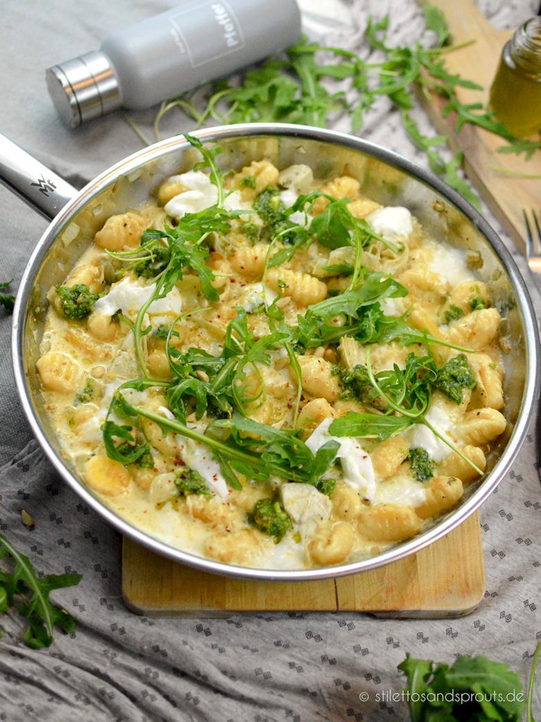 Rezeptbild: Cremige Weißwein-Pesto-Gnocchi