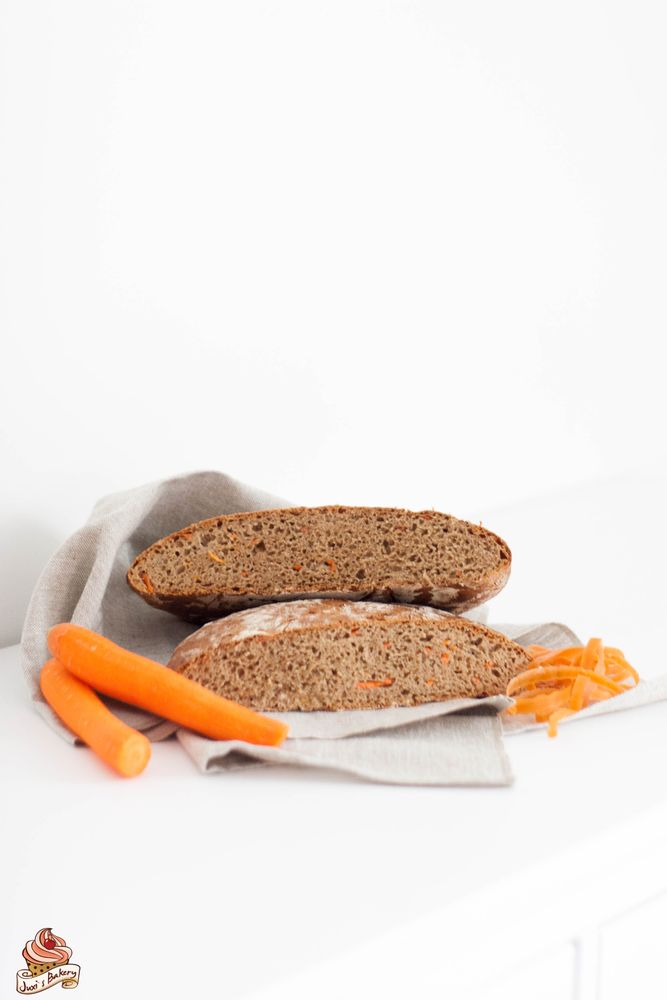 Rezeptbild: Karottenbrot