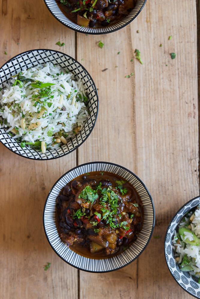 Rezeptbild: Bohnen-Chili mit Kräuter-Reis