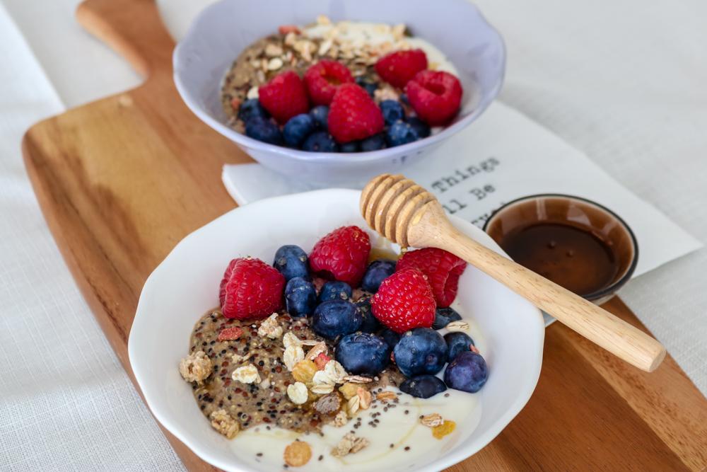 Rezeptbild: Quinoa Porridge mit frischen Beeren