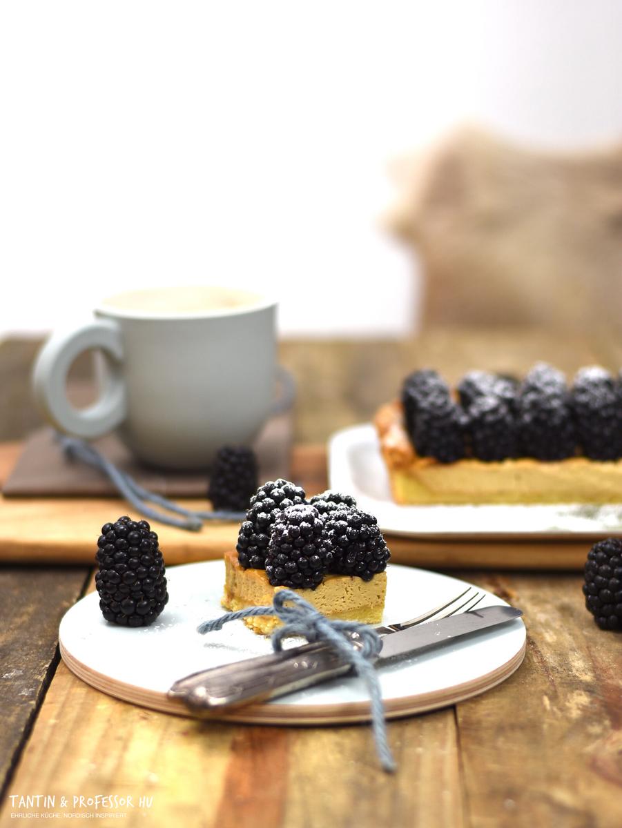 Rezeptbild: KARAMELLIGE BROMBEERTARTE