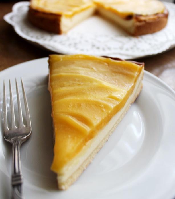 Rezeptbild: Käsekuchen mit Maracuja-Fruchtspiegel