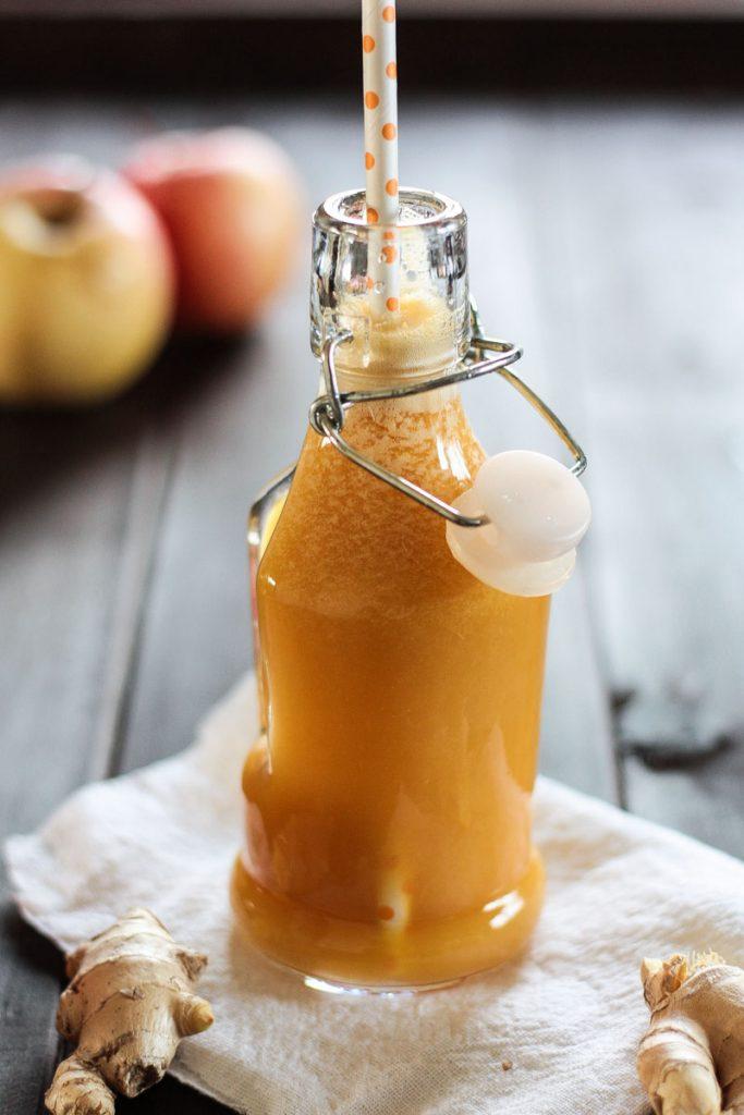Rezeptbild: Frischer Apfelsaft mit Ingwer gegen die Erkältungszeit
