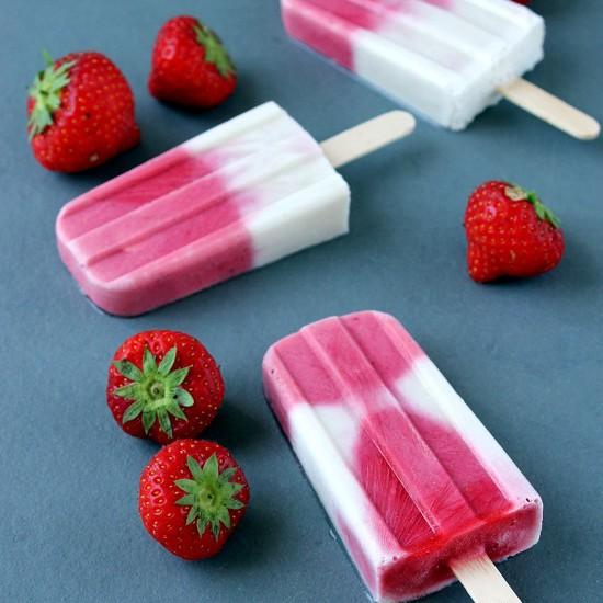 Rezeptbild: Himbeer-Kokos Eis am Stiel