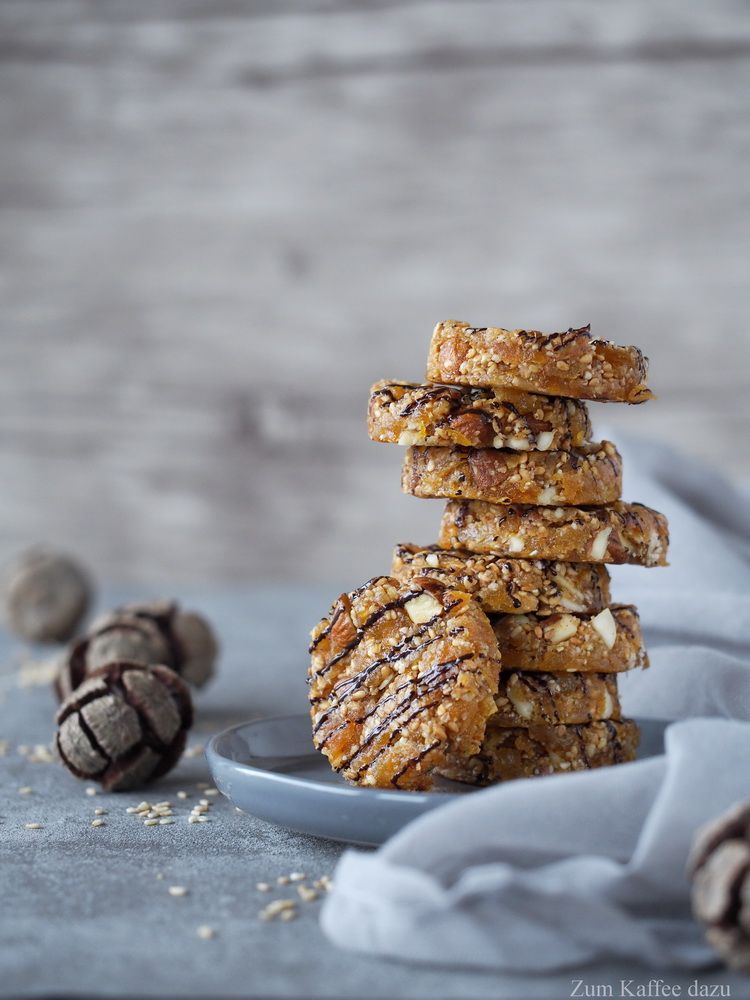 Rezeptbild: Aprikosen-Cookies mit geröstetem Sesam