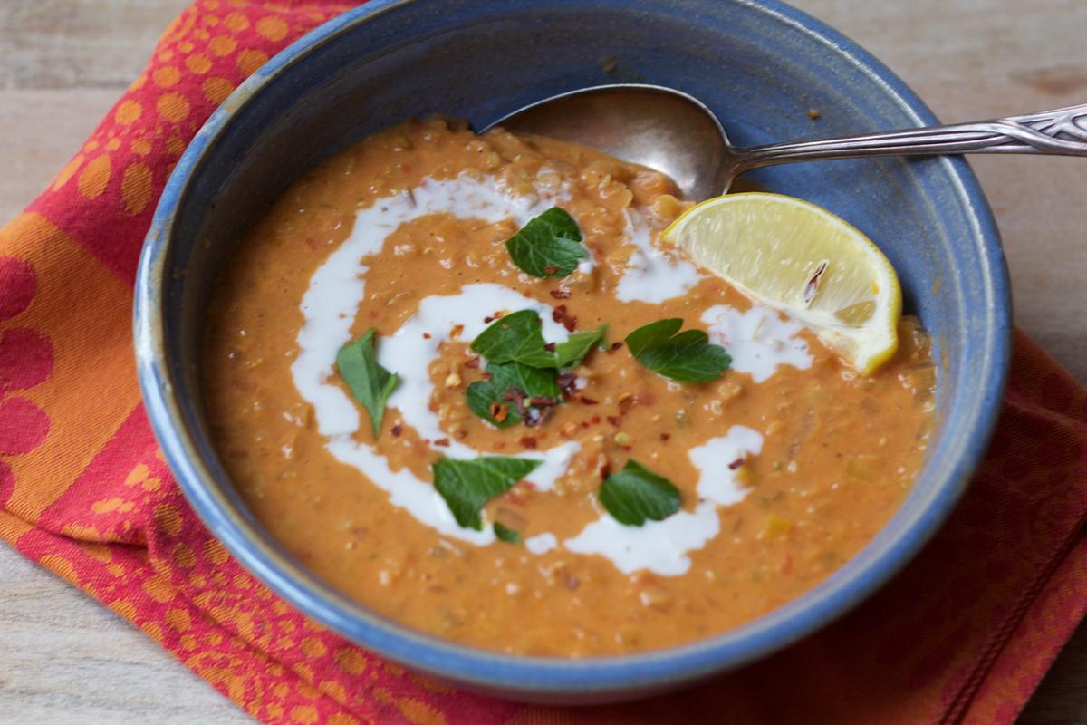 Rezeptbild: Rote Linsensuppe mit Kokosmilch und Curry