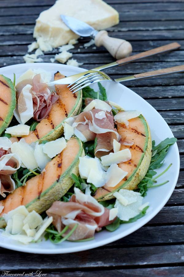Rezeptbild: Gegrillte Melone mit Prosciutto und Hartkäse