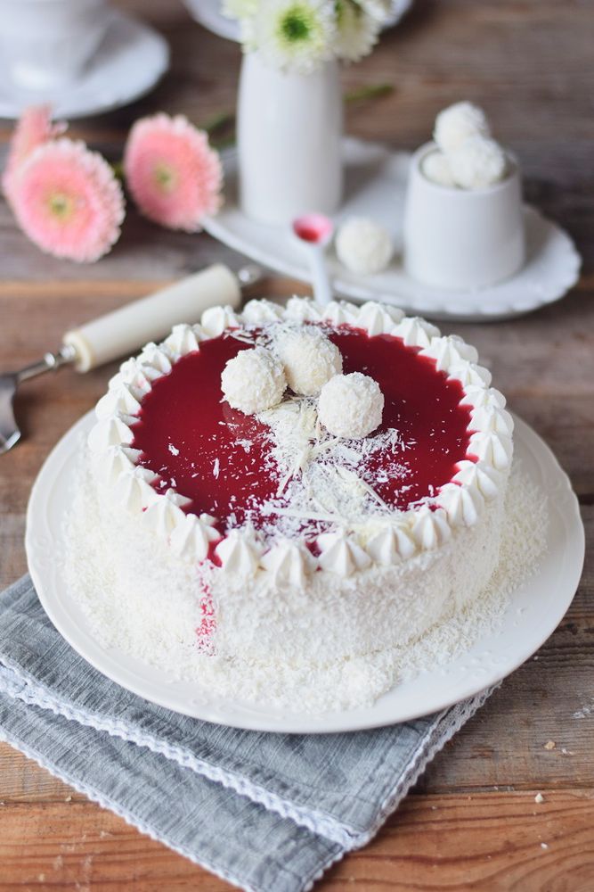 Rezeptbild: Kokos-Mousse-Torte