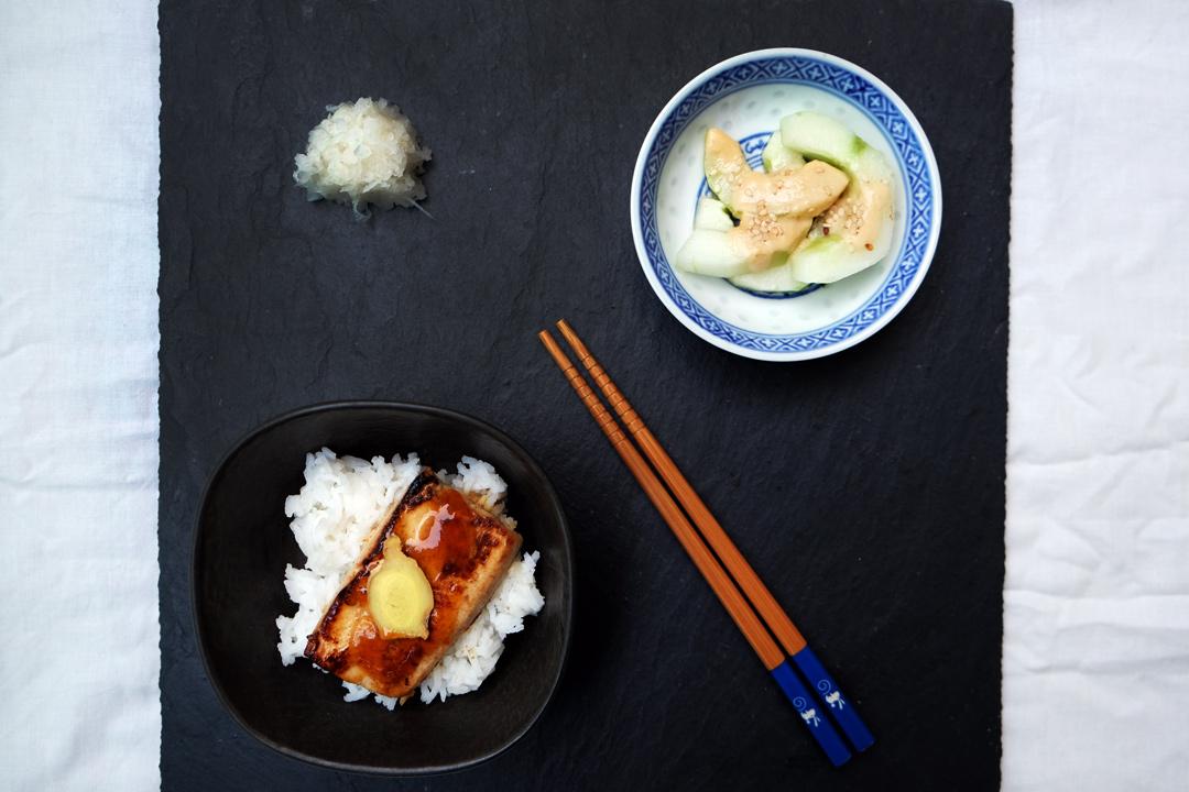 Rezeptbild: Teriyaki Tofu mit Miso-Gurken und Rettichsalat