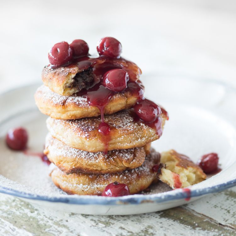 Rezeptbild: Quarkpfannküchlein mit Schokoladenfüllung
