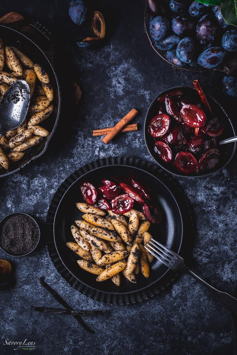 Rezeptbild: Süße Schupfnudeln mit Mohnbutter und Zwetschgenröster
