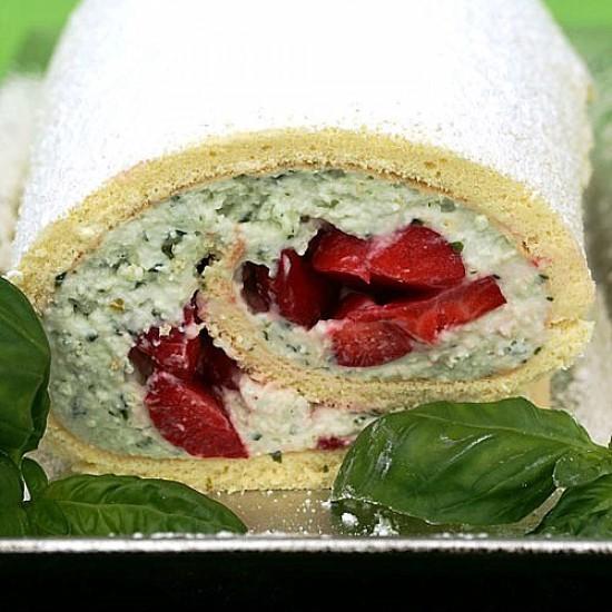 Rezeptbild: Erdbeer-Basilikum-Rolle
