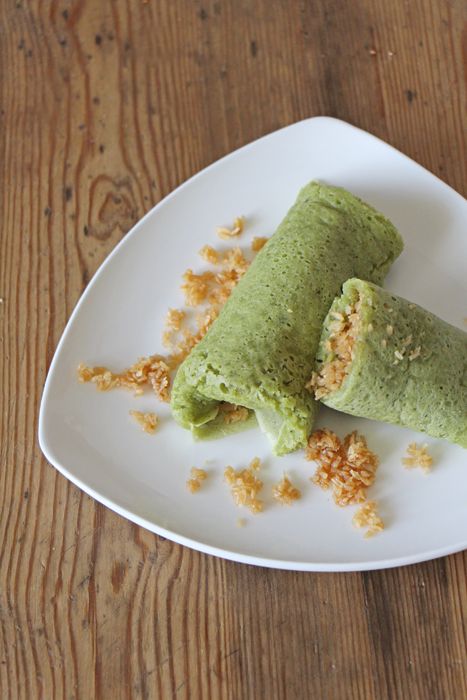 Rezeptbild: Kueh Dadar (Matcha Crepes mit Kokosfüllung)