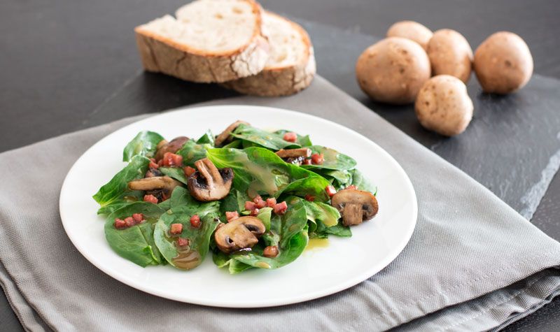 Rezeptbild: Feldsalat mit Pilzen und Speck