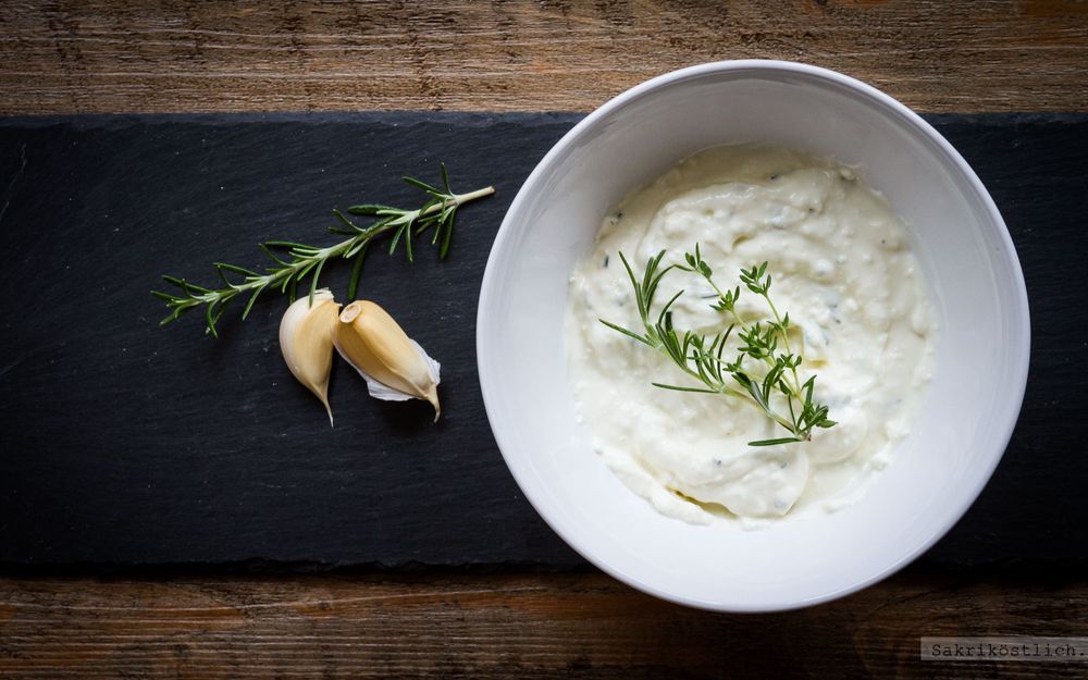 Rezeptbild: Kräuter-Feta-Brotaufstrich