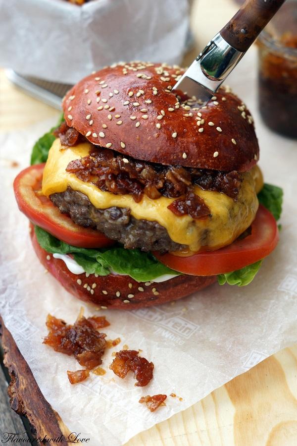 Rezeptbild: Bloody Bacon Jam Burger