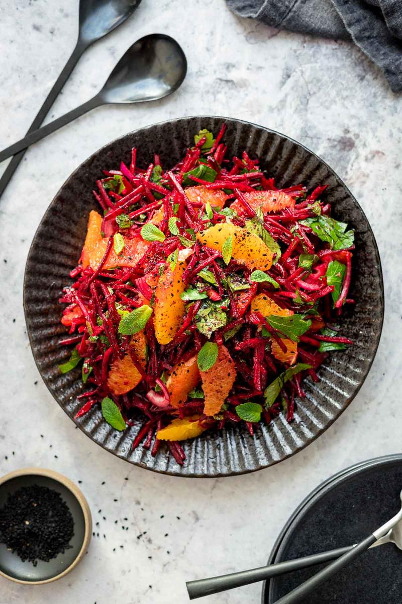 Rezeptbild: Rote Bete Orangen Salat mit frischen Kräutern