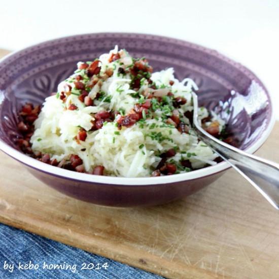 Rezeptbild: Kohlrabi-Krautsalat mit knusprigen Speckwürfelchen...