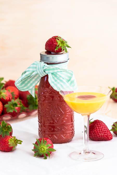 Rezeptbild: fruchtiger Erdbeersirup