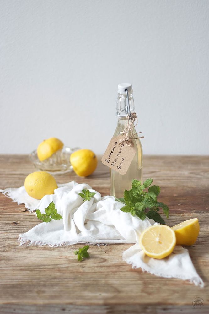 Rezeptbild: Zitronenmelissensirup