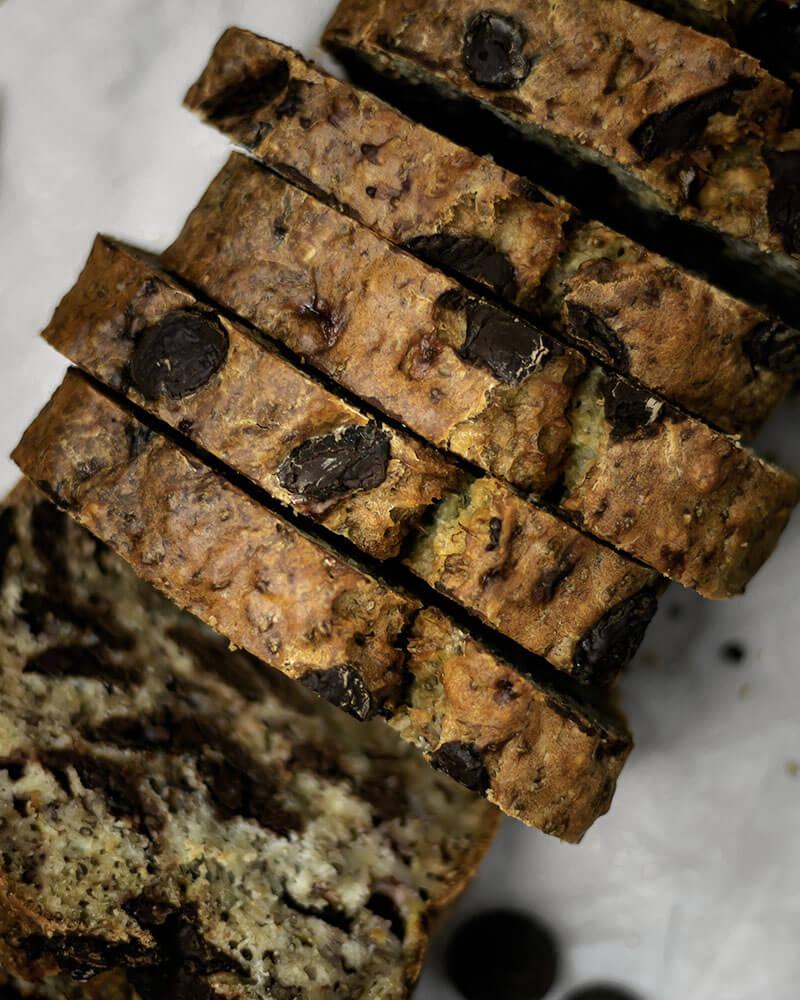 Rezeptbild: Veganes Bananenbrot mit Schokolade | Saftiges Bananenbrot ohne Ei selber machen