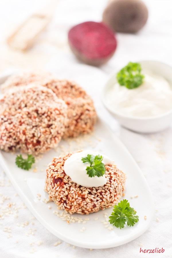 Rezeptbild: Rote Bete Nuggets mit Sesam
