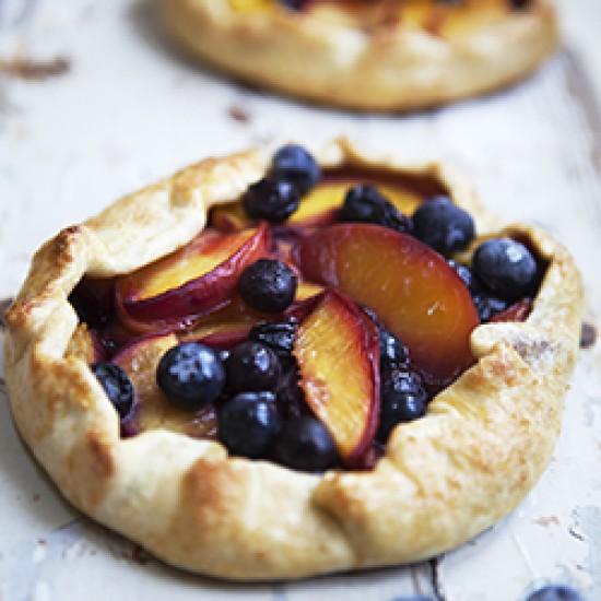 Rezeptbild: Blueberry-Nectarine-Galette