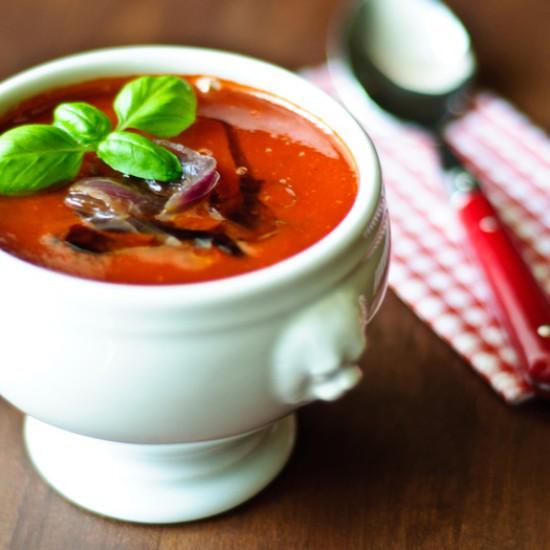 Rezeptbild: Tomatensuppe aus gerösteten Tomaten