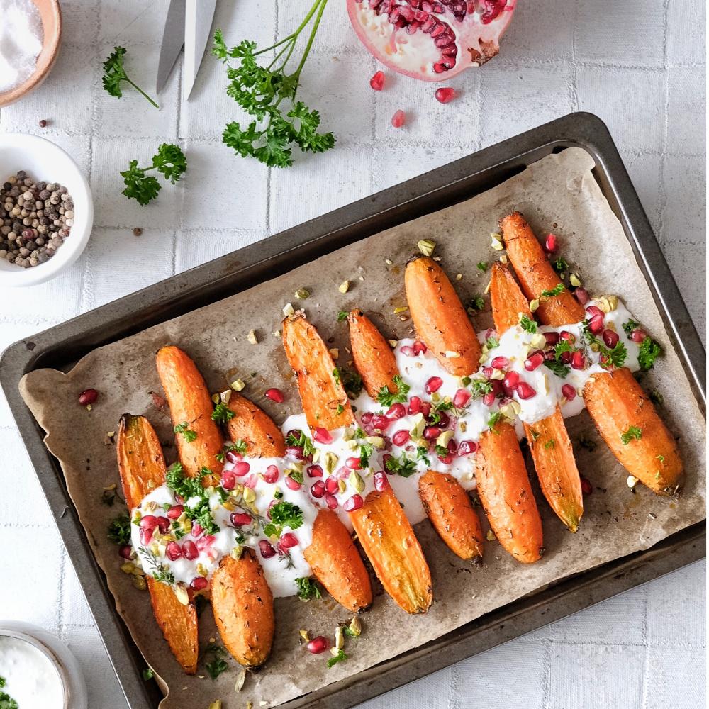 Rezeptbild: Ofen-Karotten mit Joghurt-Dip