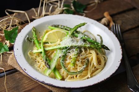 Rezeptbild: Spaghetti mit Spargelstreifen in Parmesansauce