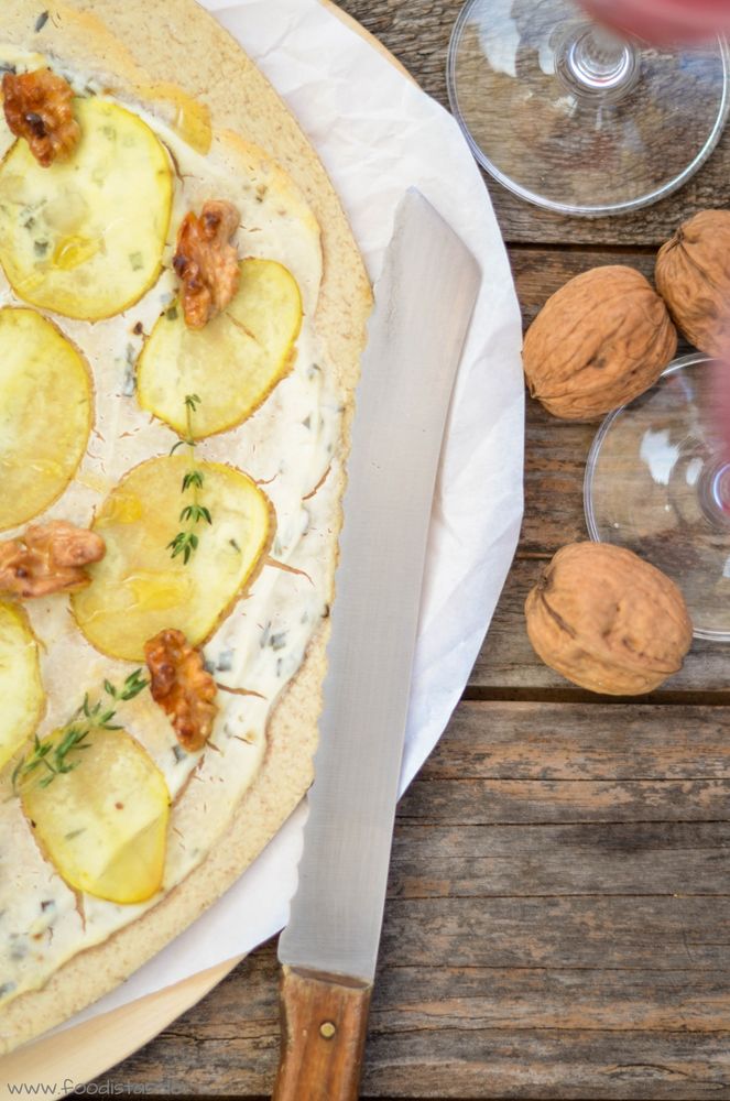Rezeptbild: Kartoffel Flammkuchen mit Walnüssen und Honig