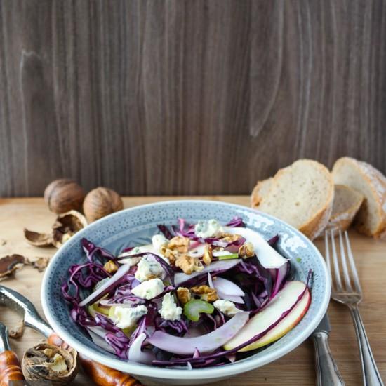 Rezeptbild: Knackiger Winter-Rotkohlsalat