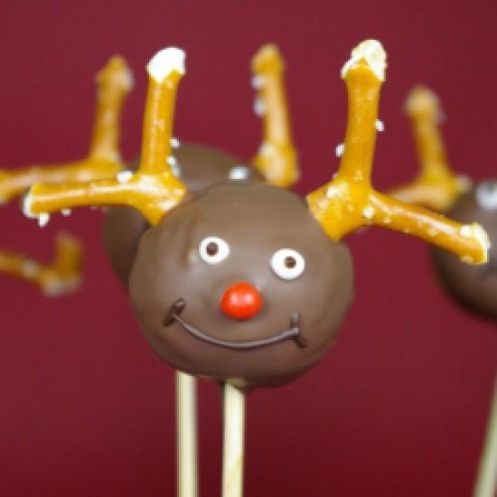Rezeptbild: Rudolph the Red-Nosed Reindeer Cake Pops