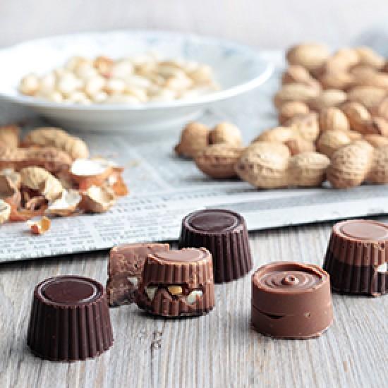 Rezeptbild: Erdnuss-Karamell-Pralinen