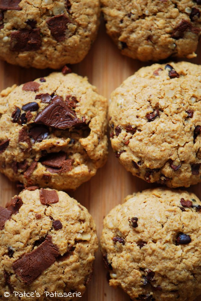 Rezeptbild: Glutenfreie Chocolate Chip Cookies mit Walnüssen & Hafer