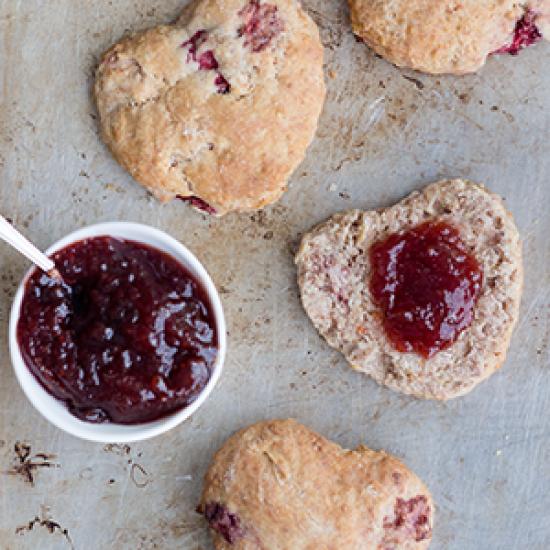 Rezeptbild: Herzige Erdbeer-Scones