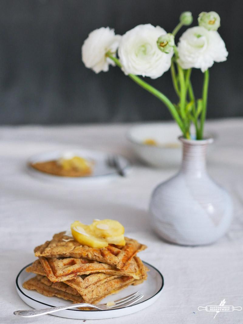 Rezeptbild: Glutenfreie Waffeln mit Vanille- Äpfeln