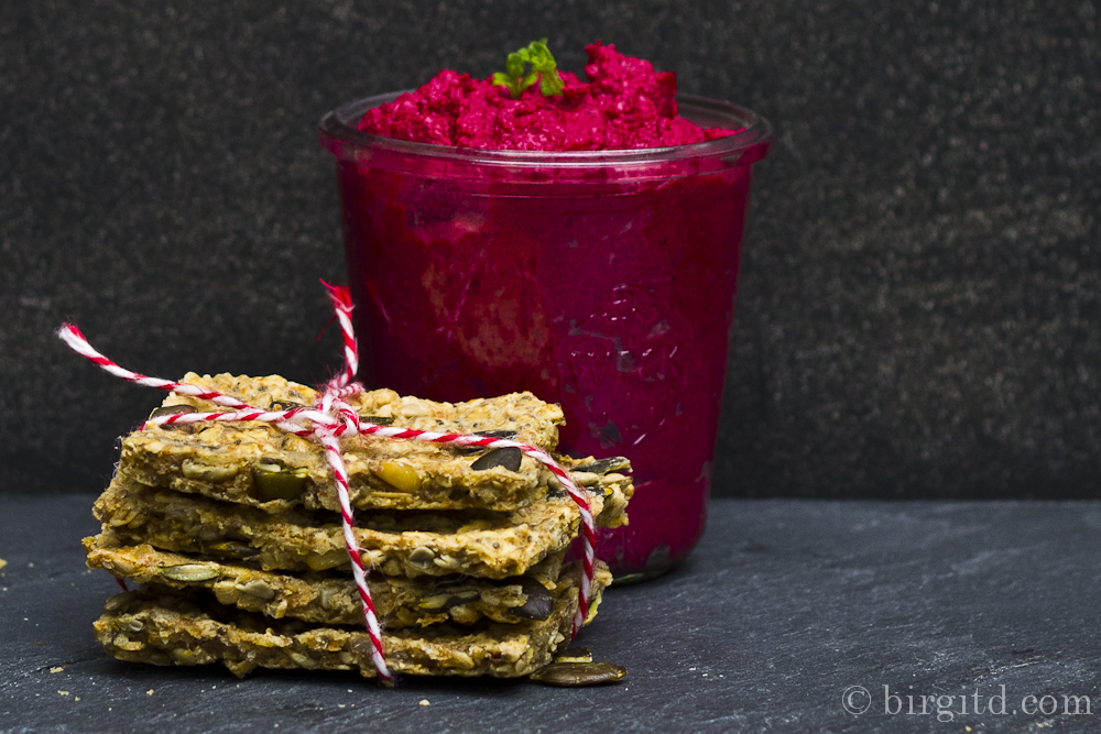 Rezeptbild: Knäckebrot mit Chia-Samen und Knusperkörnern
