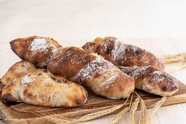 Rezeptbild: No Knead Wurzel Baguettebrötchen