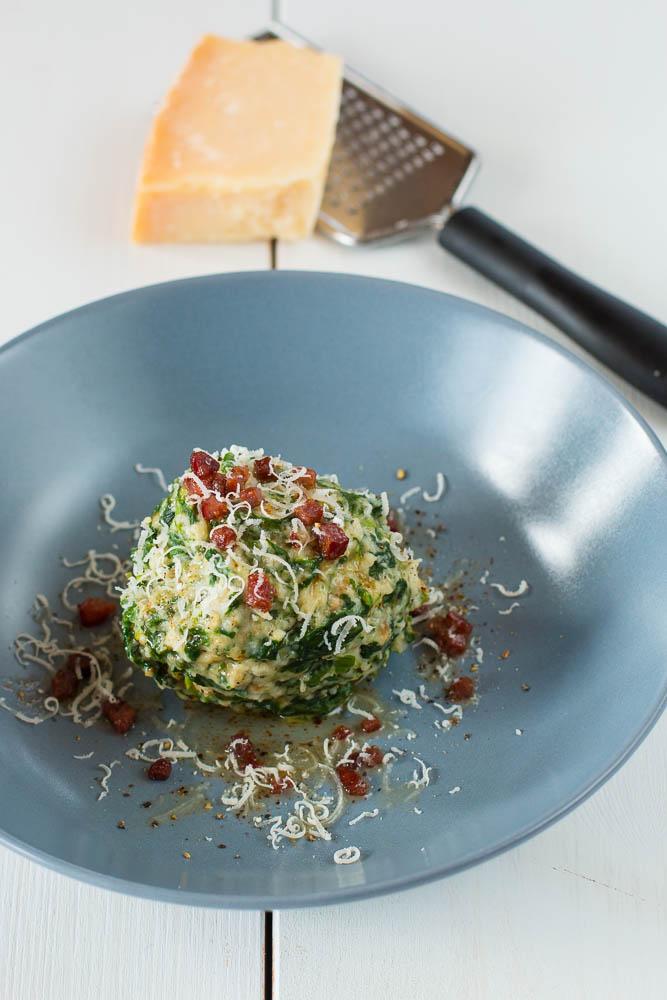 Rezeptbild: Tiroler Spinat Knödel mit Parmesan und brauner Speck Butter