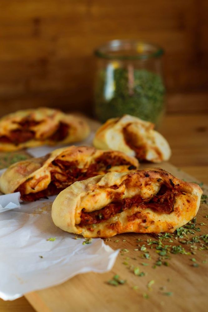 Rezeptbild: Kleine Pizzataschen