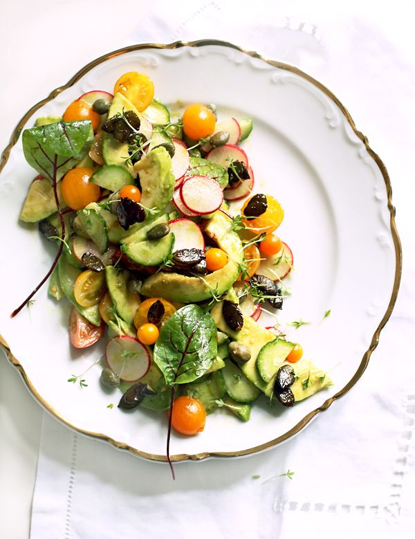 Rezeptbild: Avocado-Tomaten-Salat mit Chili-Kürbiskernen