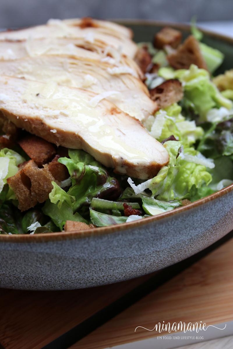 Rezeptbild: Schneller Caesar Salad mit Hähnchenbrust