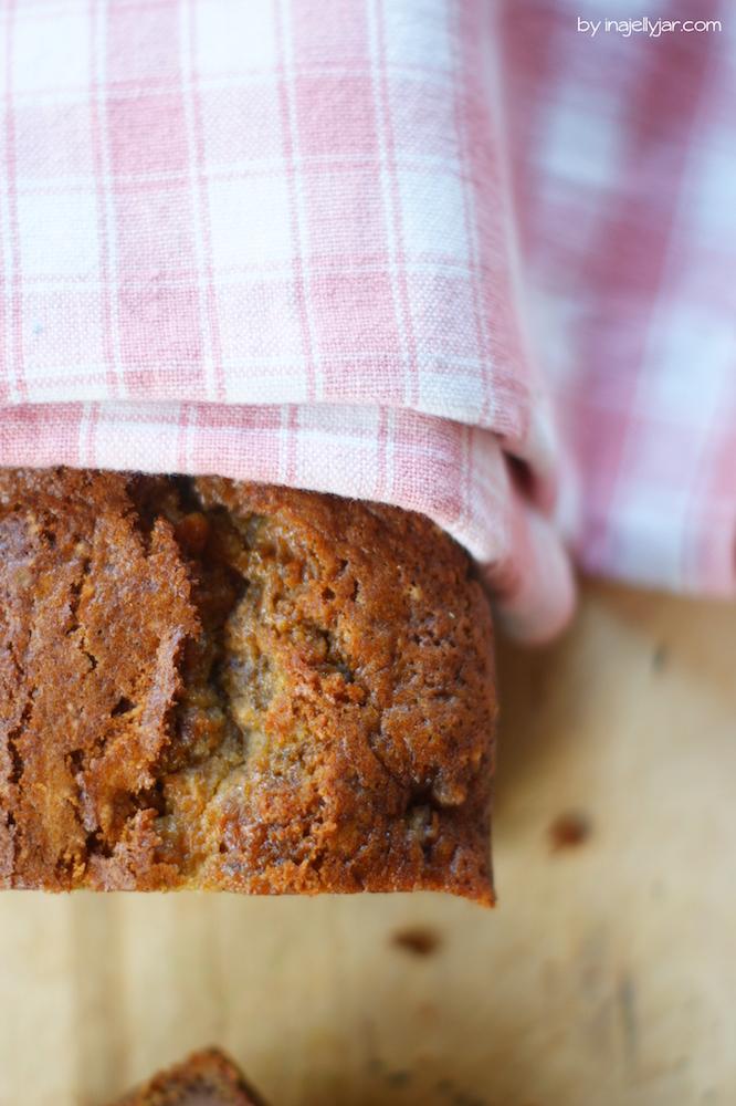Rezeptbild: Bananenbrot mit Erdbeeren